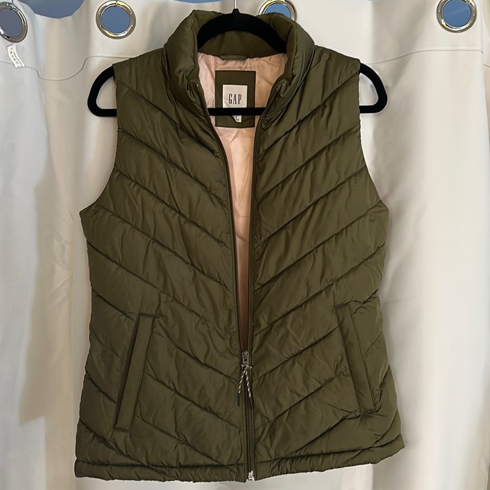 GAP vest